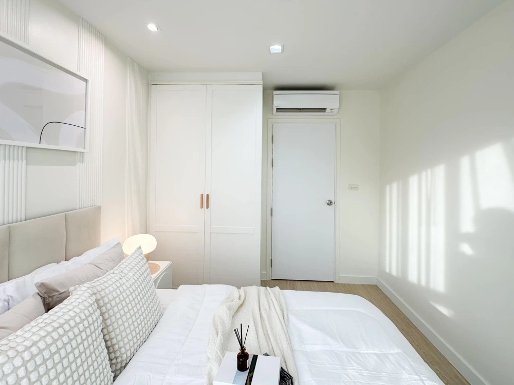 Condo for sale: The Knight, 1 bedroom, beautifully decorated, white tone, comfortable price, you must not miss it.