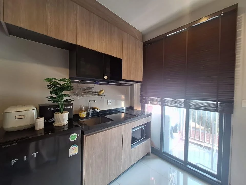 Condo for sale: The line wongsawang by sansiri, separate glass partitioned room. Complete with amenities. Book now.