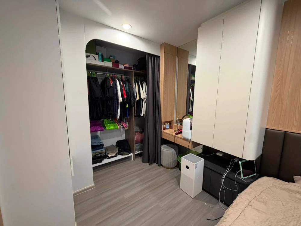 Condo for sale at The Parkland Charan-Pinklao. Built-in design focusing on practicality and storage, fully furnished with appliances. Book now!