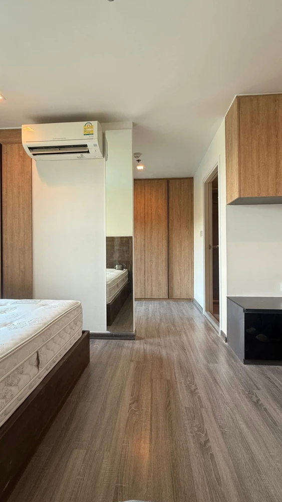Condo for sale at The Trust @ BTS Erawan. Nice unit, complete amenities. Own it today!