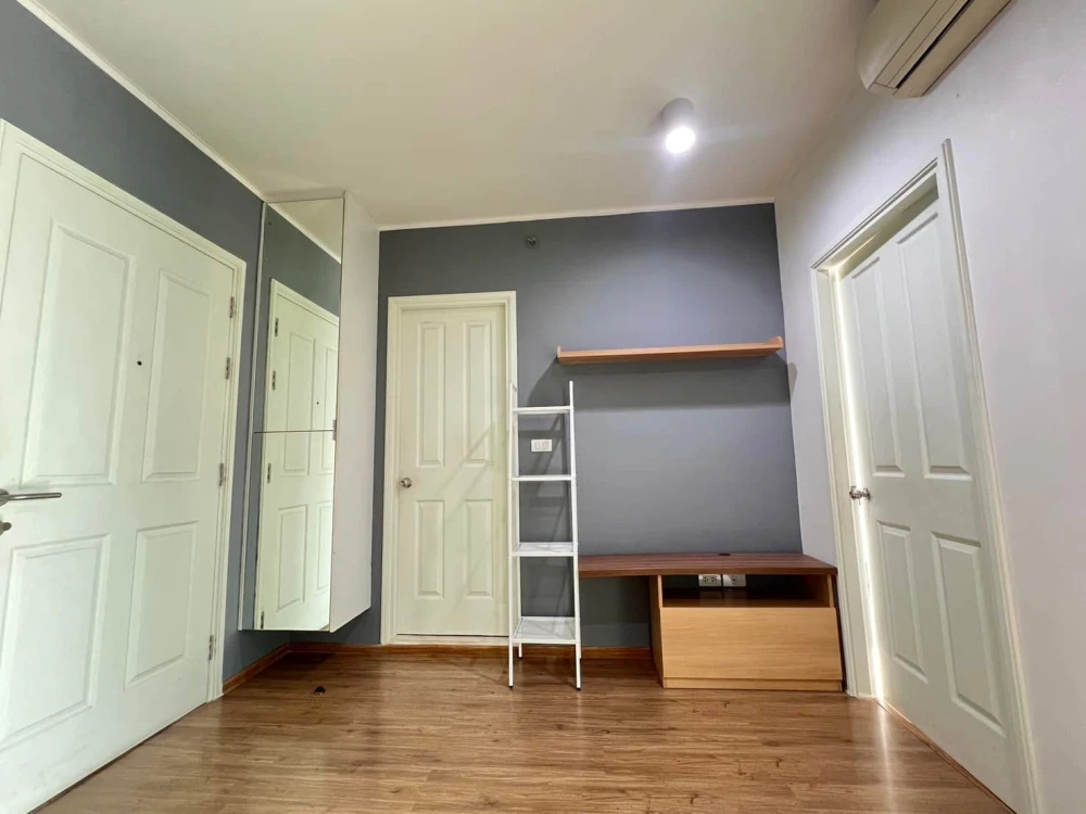 Selling a 1-bedroom condo at U Delight Rattanathibet. The unit has a separate bedroom, a beautiful view, and is ready to move in. Book now!