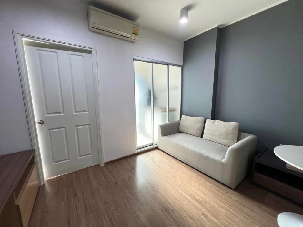 Selling a 1-bedroom condo at U Delight Rattanathibet. The unit has a separate bedroom, a beautiful view, and is ready to move in. Book now!