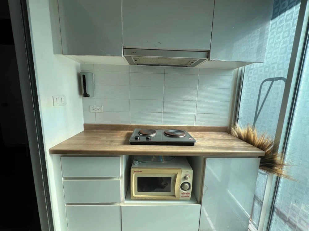 Selling a 1-bedroom condo at U Delight Rattanathibet. The unit has a separate bedroom, a beautiful view, and is ready to move in. Book now!