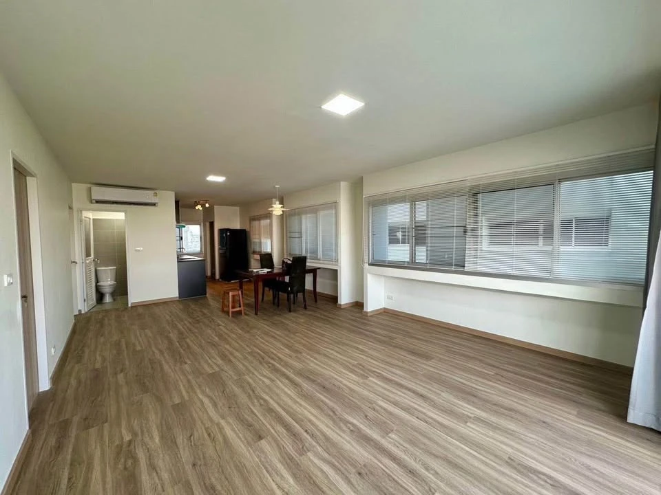 Condo for sale/rent, Garden Court, 4th floor, corner unit. Large room, perfect for the whole family. Own it today! Don't miss out!