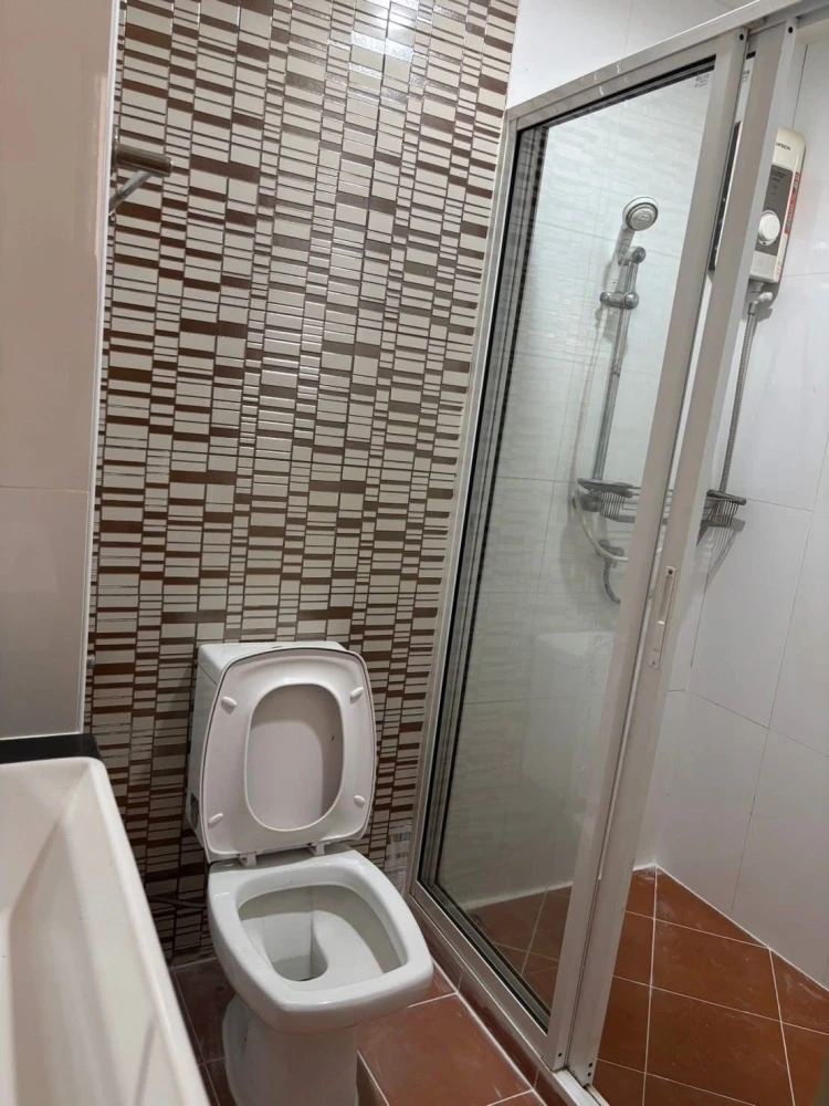 Condo for sale, Crystal Condominium, 2 rooms, comfortable, open view, cool breeze, complete electrical appliances. Good like this, hurry and reserve n
