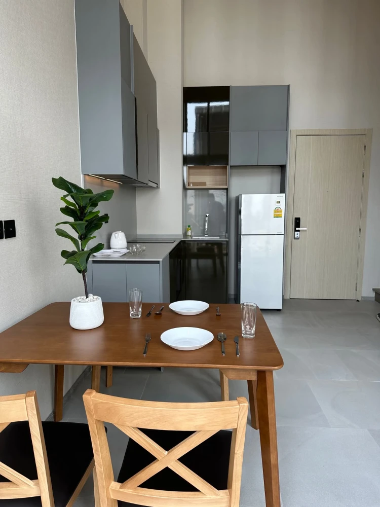 Condo for sale, Cooper Siam, empty room, 1 bedroom, 1 bathroom, very wide front, get city view, no building blocking it, don't miss it.