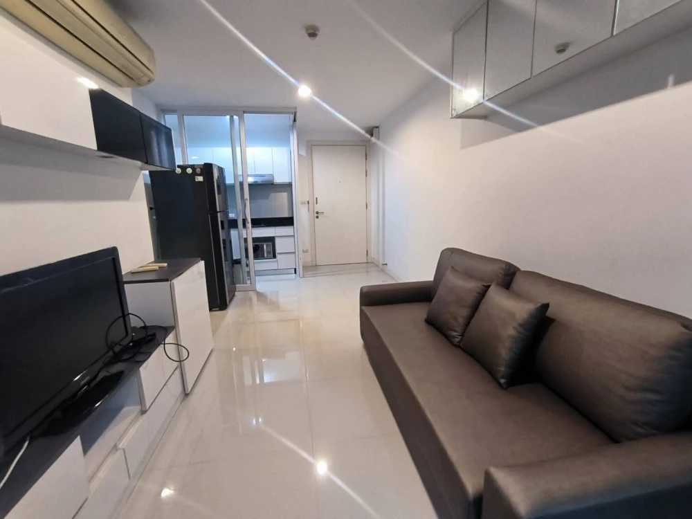 Condo for sale, Silk Sanampao, beautiful decorated room with furniture. This must be reserved!!