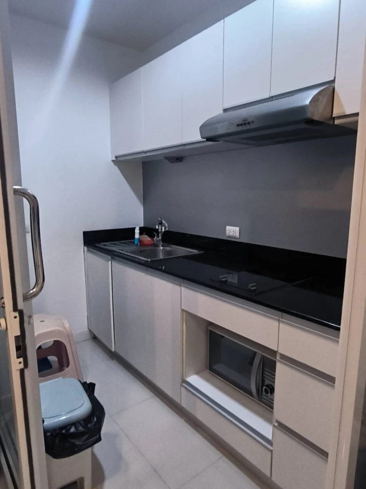 Condo for sale, Silk Sanampao, beautiful decorated room with furniture. This must be reserved!!