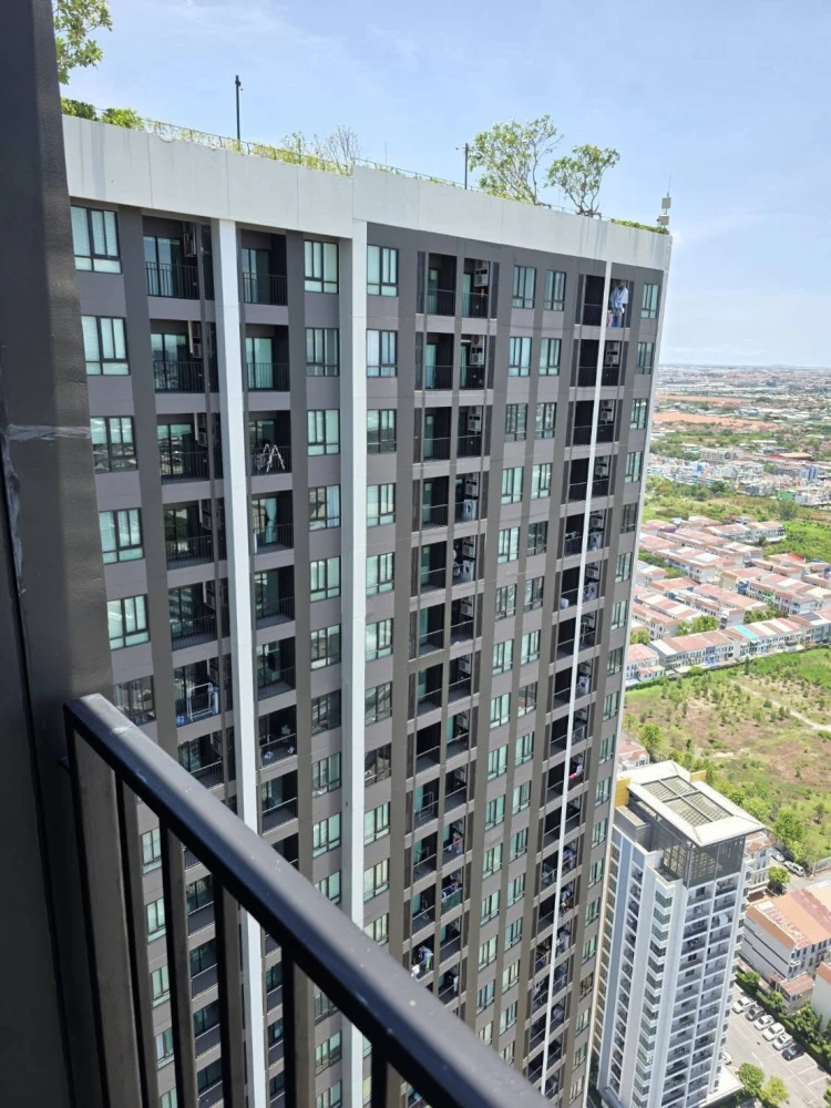 Condo for sale: New Noble Srinakarin – Lasalle, 42nd floor, stunning view, 2 bedrooms, 1 bathroom, fully furnished with built-in furniture and applian