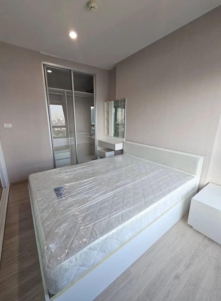 Condo for sale, Parkland Phetkasem-Tha Phra, 15th floor, open city view, no buildings blocking, great price, come and own it now.