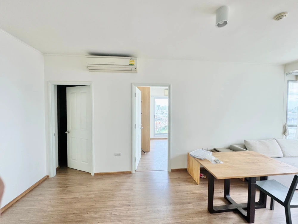 Condo for sale, U Delight Ratchadaphisek, 2 bedrooms, 20th floor, beautiful view, cheapest price in the project, hurry and book.