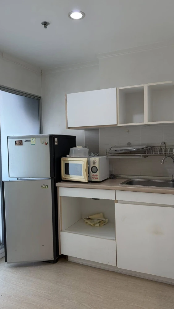 Condo for sale, Lumpini Ville Lasalle-Bearing. The unit is partitioned into separate, clearly defined zones. Great value! Don't miss out!