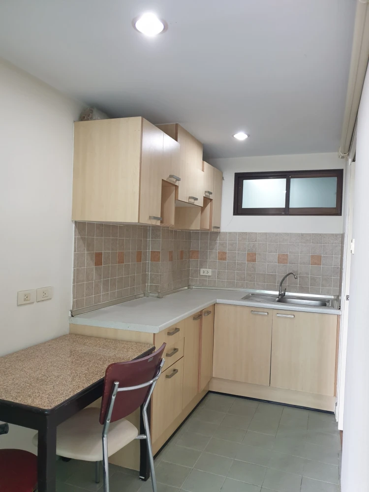 Condo for sale, Lumpini Place Narathiwat Ratchanakarin, spacious room, worthwhile usable area, buy now, don't wait.