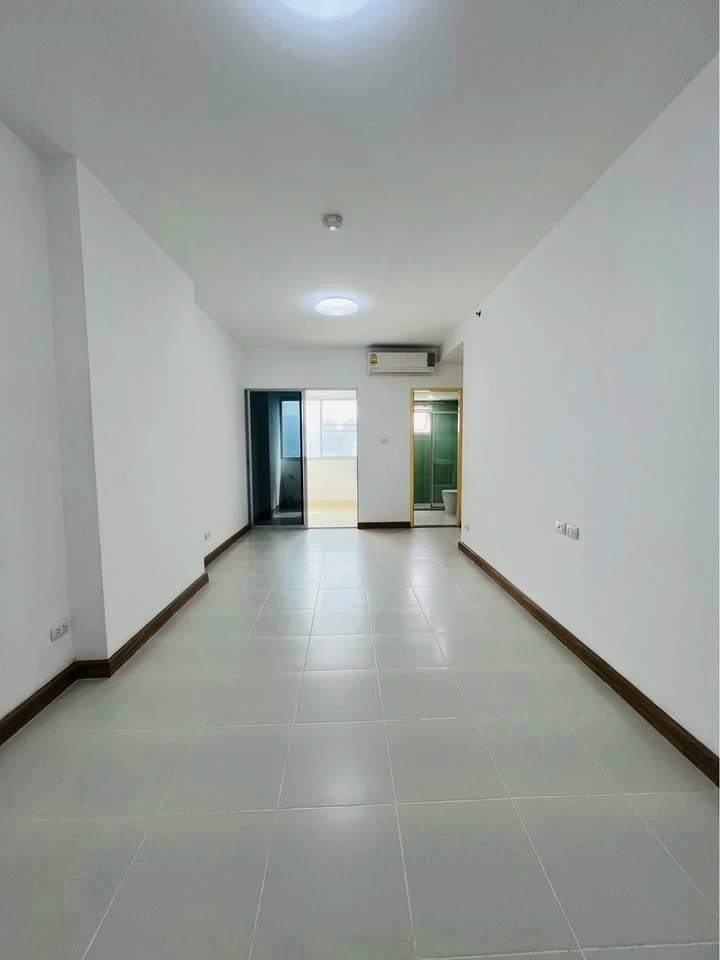 Condo for sale, Supalai Park Ratchayothin, 15th floor, North side, spacious room, comes with usable space, good price, book now.