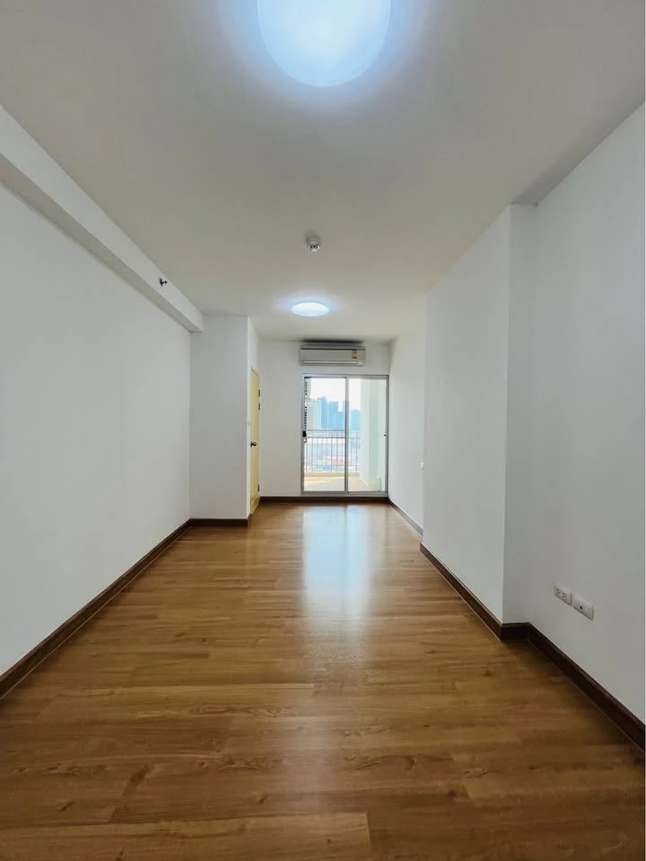 Condo for sale, Supalai Park Ratchayothin, 15th floor, North side, spacious room, comes with usable space, good price, book now.