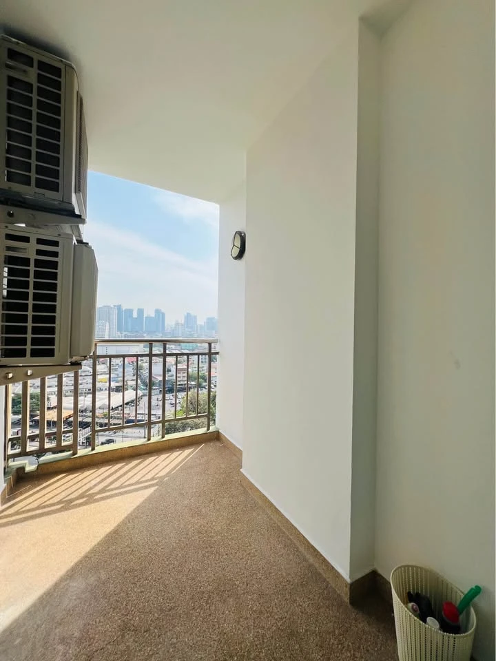 Condo for sale, Supalai Park Ratchayothin, 15th floor, North side, spacious room, comes with usable space, good price, book now.