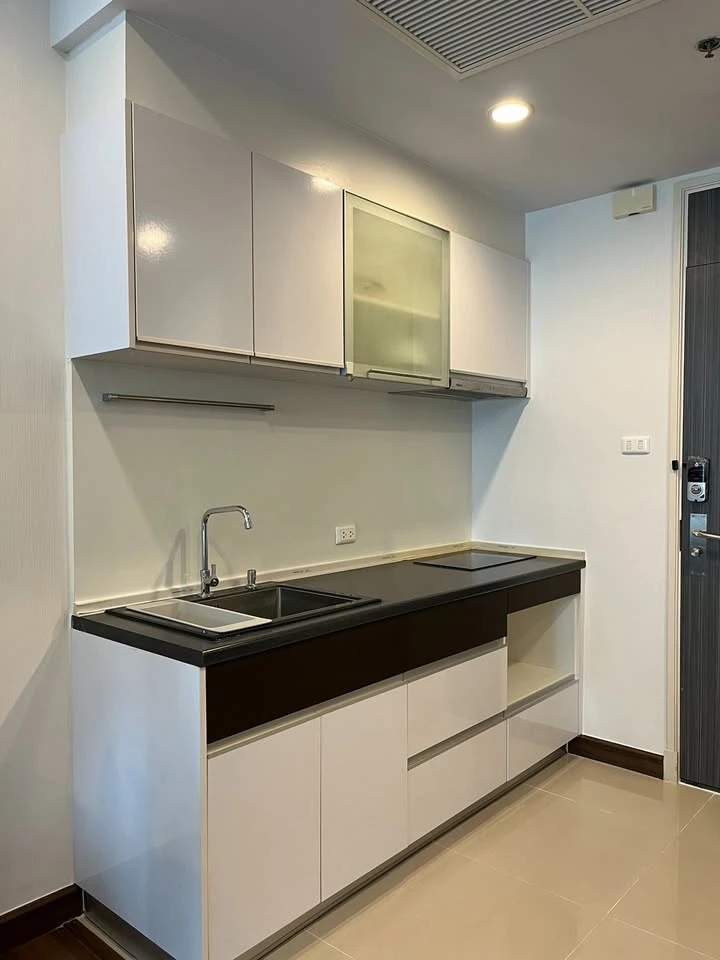 Condo for sale, Supalai Lite Sathorn-Charoen Rat, 1 bedroom, 1 bathroom, 5th floor, shady garden view, not hot, buy now