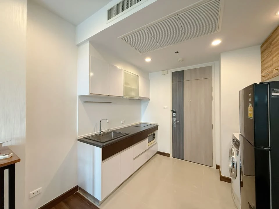 Condo for sale, Supalai Lite Sathorn-Charoen Rat, 1 bedroom, 1 bathroom, 5th floor, shady garden view, not hot, buy now