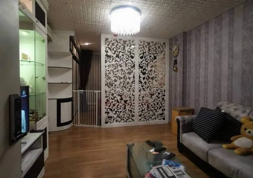 Condo for sale, The Tree Interchange, 24th floor, Chao Phraya River view, fully furnished with built-in features, north-facing (not hot). Own it now!