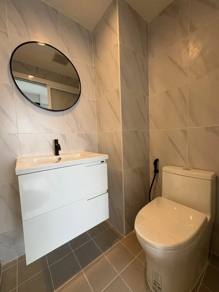 Condo for sale: Ideo Sathorn-Tha Phra. Beautifully decorated room with excellent built-ins. Reserve yours today. Don't miss out!