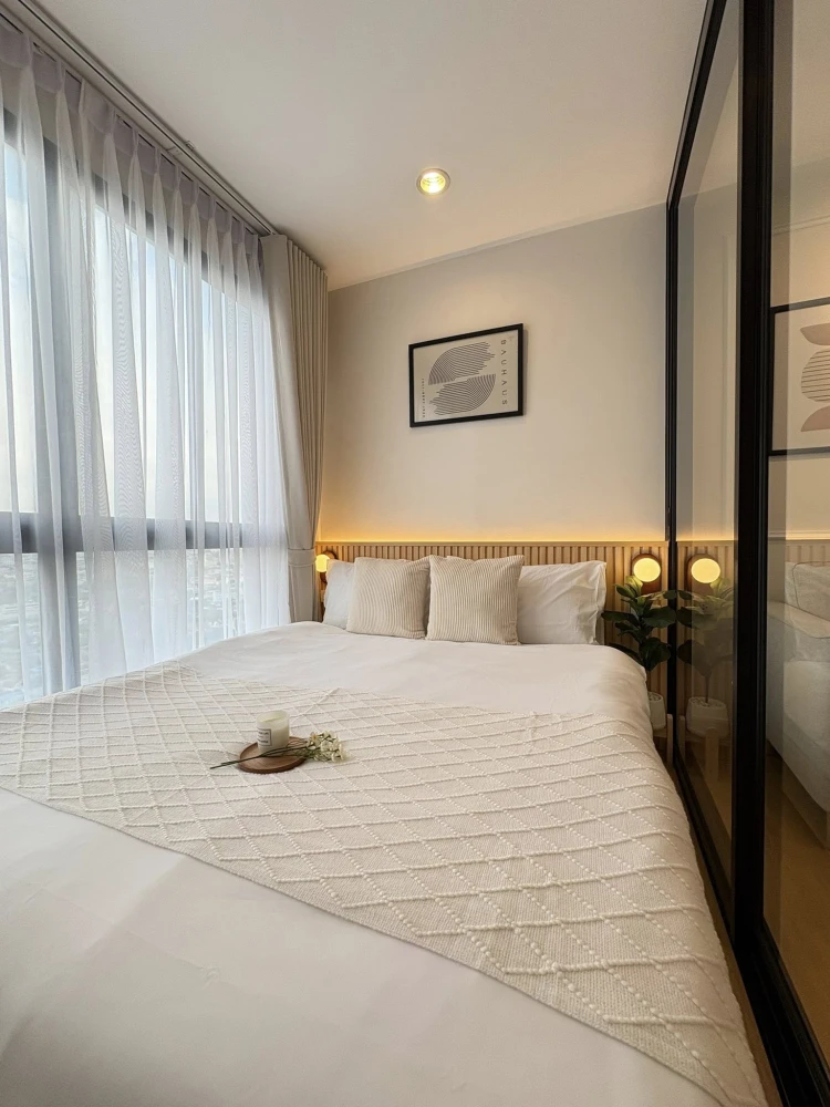 Condo for sale: Ideo Sathorn-Tha Phra. Beautifully decorated room with excellent built-ins. Reserve yours today. Don't miss out!