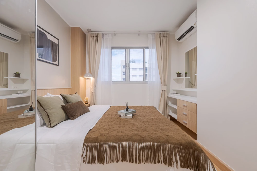 High-Floor Unblocked View Condo for SALE - 25 sq.m., 22nd Floor (Building B), Fully Furnished, Prime Location Next to MRT Pink Line & Near Fashion Isl