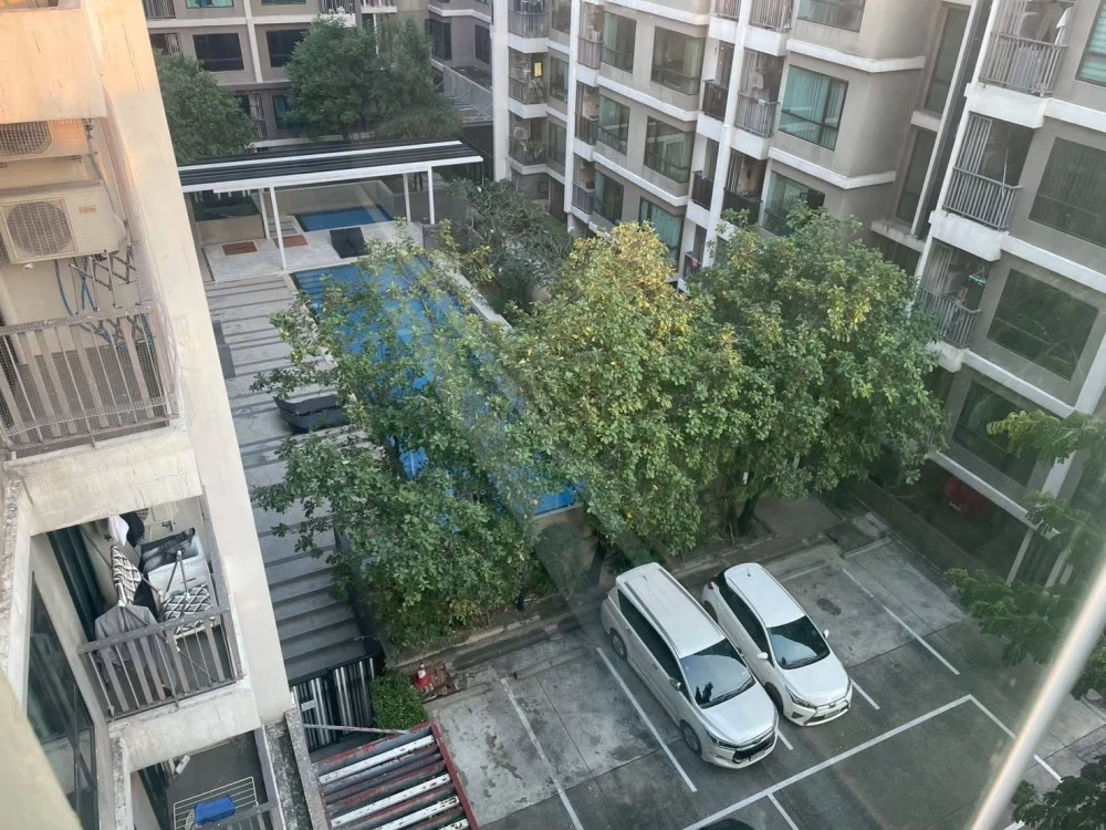 The cheapest condo for sale in the Kaset-Nawamin area at Premio Prime. Corner unit with a beautiful view overlooking Avenue Kaset-Nawamin.