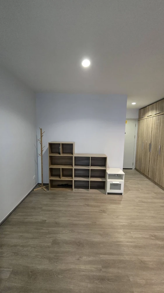 Selling a Regent Home Bangson Condo, Phase 28. The unit has clearly separated rooms and comes at an unbeatable price. You definitely don't want to mis