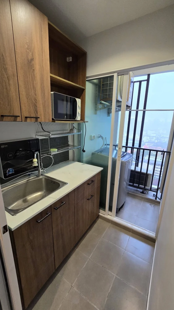 Selling a Regent Home Bangson Condo, Phase 28. The unit has clearly separated rooms and comes at an unbeatable price. You definitely don't want to mis