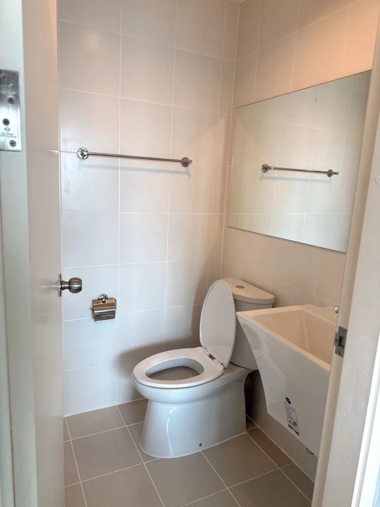 Newly Renovated & Built-in Furniture Condo for SALE - 22nd High Floor, Tower S, Move-in Ready on Main Ngamwongwan Road | ✨ Aspire Ngamwongwan