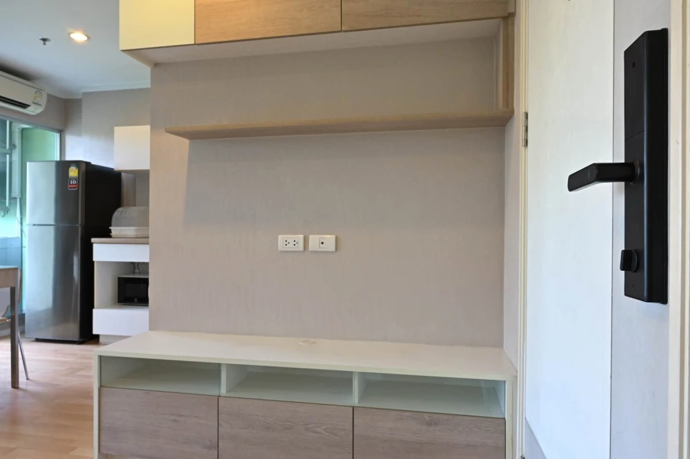 Condo for sale at Lumpini Place Borommaratchachonnani-Pinklao. Ready to move in, full amenities, great price. Book now!