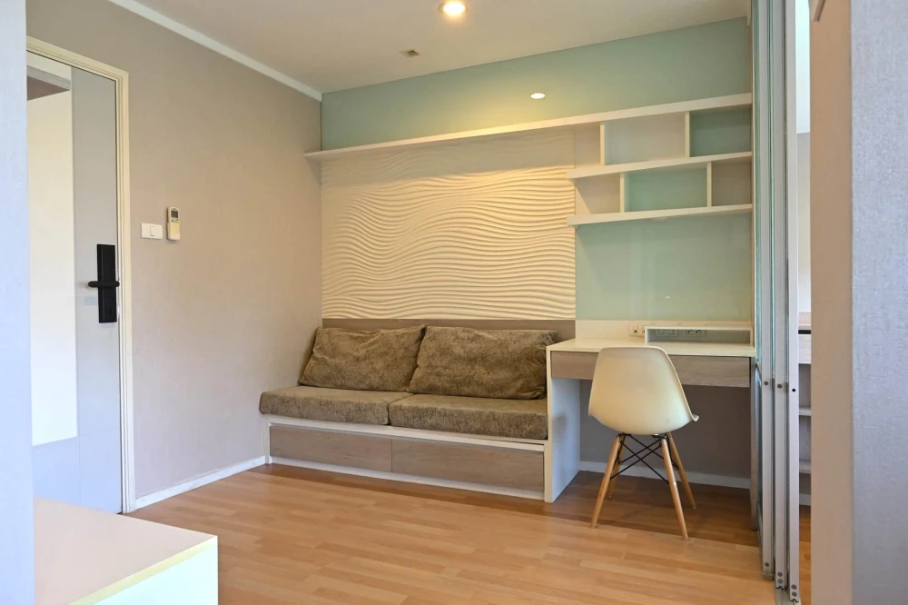 Condo for sale at Lumpini Place Borommaratchachonnani-Pinklao. Ready to move in, full amenities, great price. Book now!