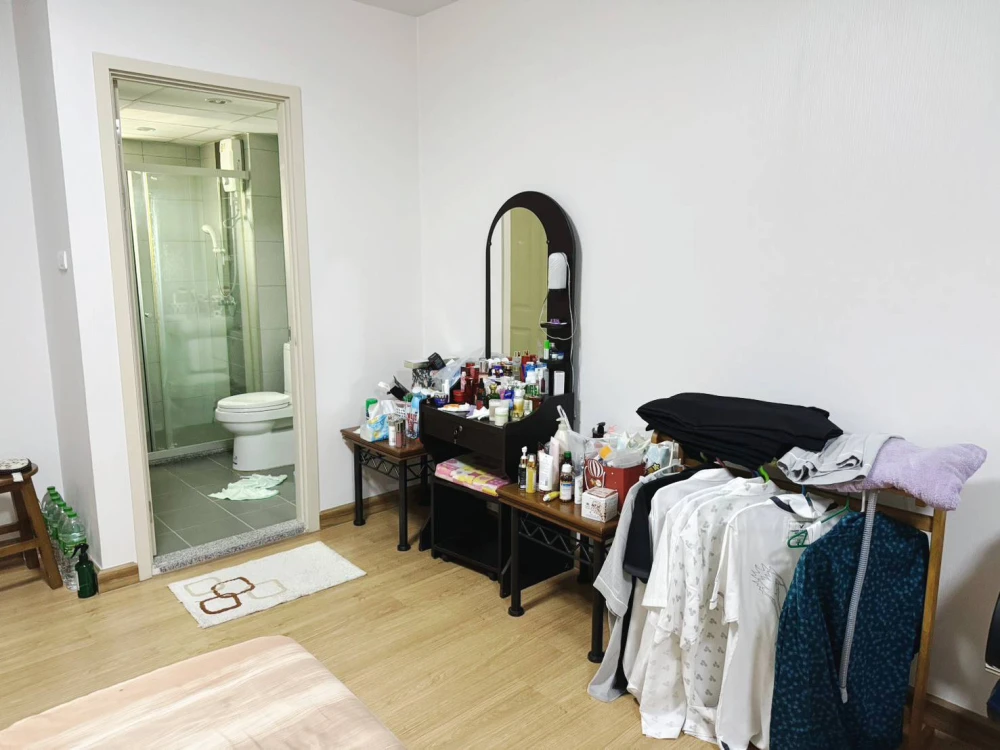 Selling a ready-to-move-in condo at Supalai City Resort Chaengwattana, 23rd floor. High floor with great views. Convenient and complete amenities. Buy