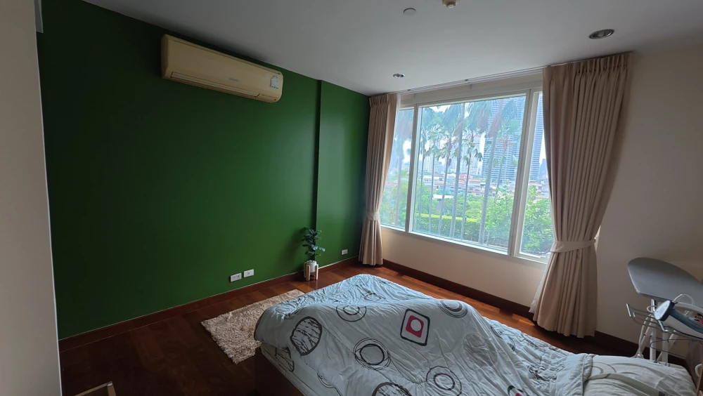 Luxury condo for sale, Watermark Chao Phraya, spacious room, comes with complete facilities, buy now.