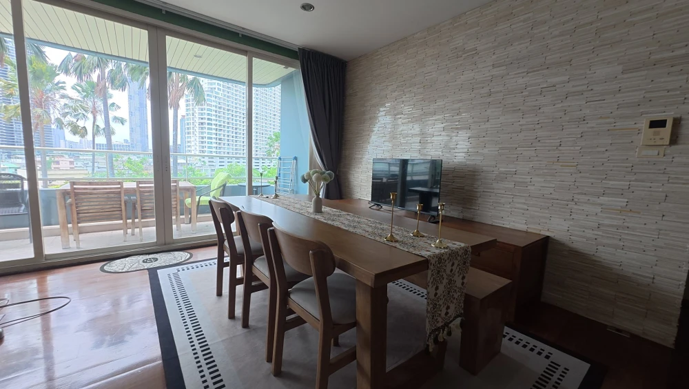 Luxury condo for sale, Watermark Chao Phraya, spacious room, comes with complete facilities, buy now.