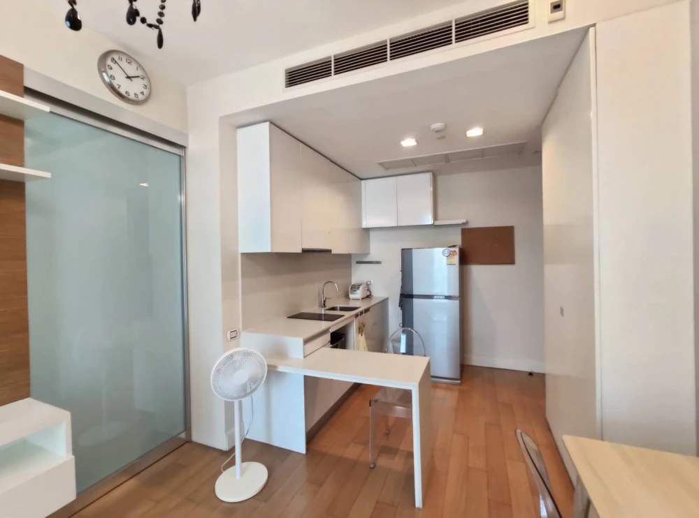 Premium 39.8 sq.m. Condo for SALE - 24th High Floor, North-Facing Balcony (Cool All Day) at Ha Yaek Lat Phrao, Fully Furnished with Impressive Built-i