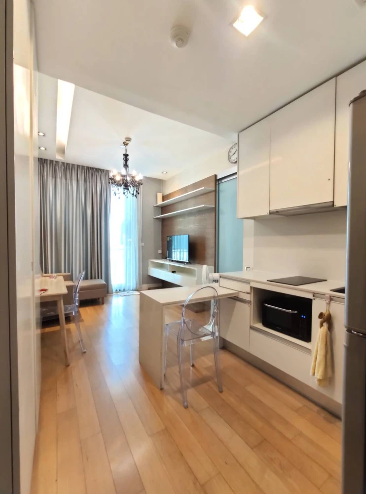 Premium 39.8 sq.m. Condo for SALE - 24th High Floor, North-Facing Balcony (Cool All Day) at Ha Yaek Lat Phrao, Fully Furnished with Impressive Built-i