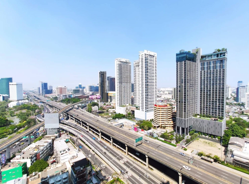 Premium 39.8 sq.m. Condo for SALE - 24th High Floor, North-Facing Balcony (Cool All Day) at Ha Yaek Lat Phrao, Fully Furnished with Impressive Built-i