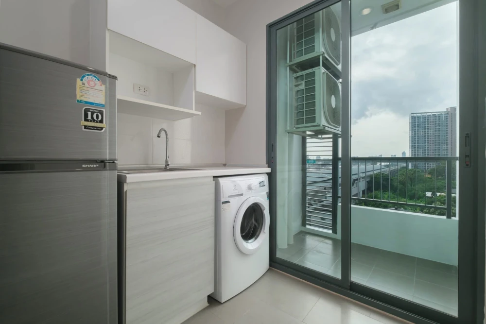 Condo for SALE - 25 sq.m. Private Corner Unit, 8th Floor (Building B), Prime Location Near MRT Bang Son | ✨ Metro Sky Prachachuen