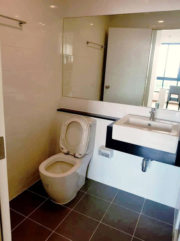 Condo for sale, corner room, beautiful view, city view and Chao Phraya River view at Notting Hill The Exclusive Charoen Krung, book now.