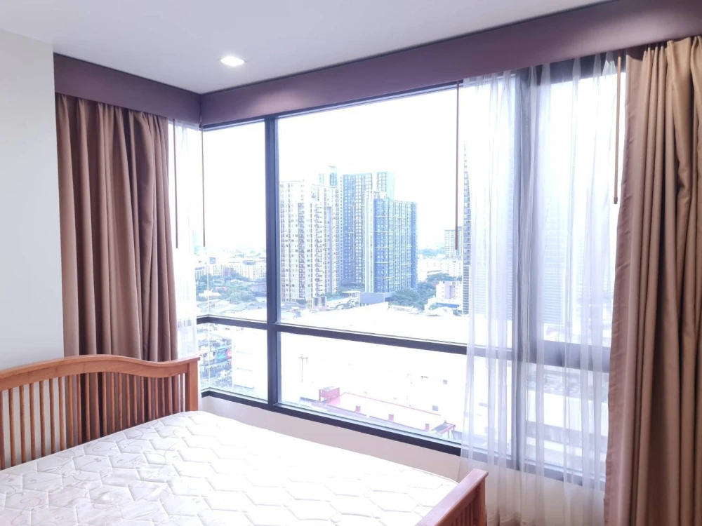 Spacious 60.49 sq.m. Corner Unit Condo for SALE - 19th High Floor, 2-BR / 2-BA, East Facing, Never Rented Out, Right Next to BTS Onnut | ✨ Q House Suk