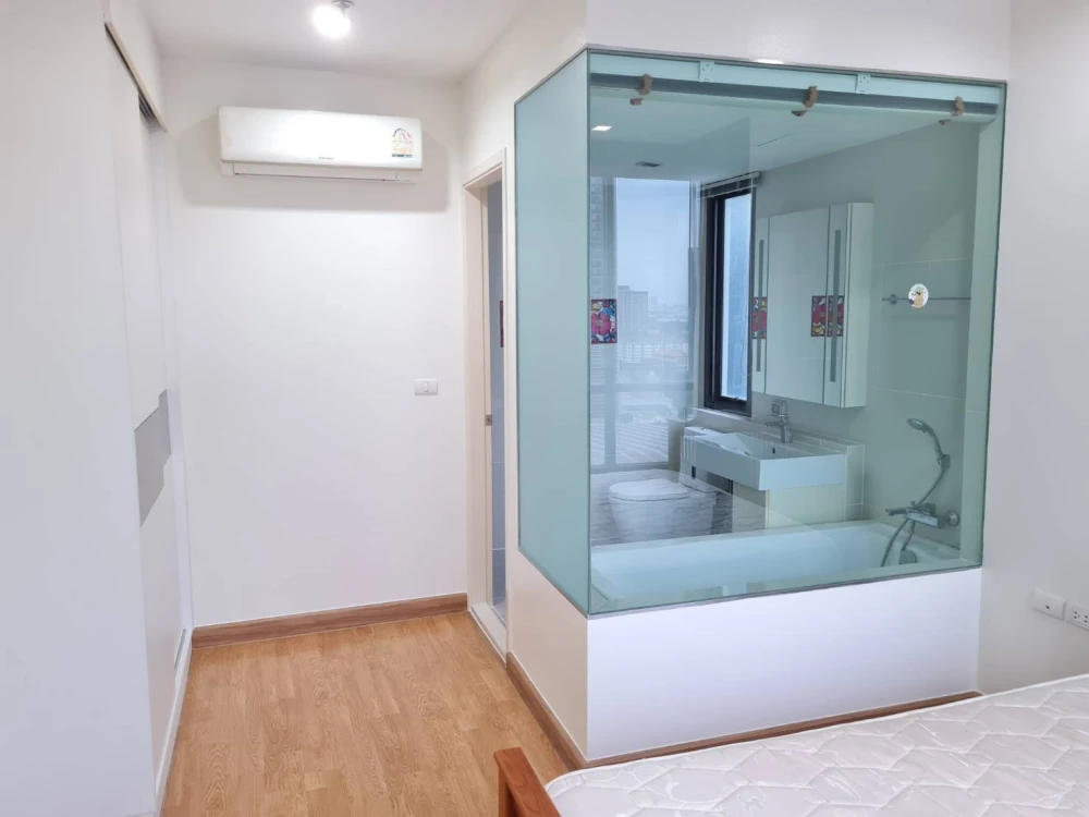 Spacious 60.49 sq.m. Corner Unit Condo for SALE - 19th High Floor, 2-BR / 2-BA, East Facing, Never Rented Out, Right Next to BTS Onnut | ✨ Q House Suk