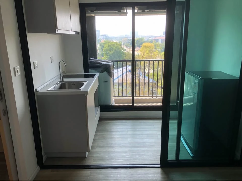 Condo for sale, Kensington, Kasetsart Campus, room with good wallpaper, great price, good for living or investment.