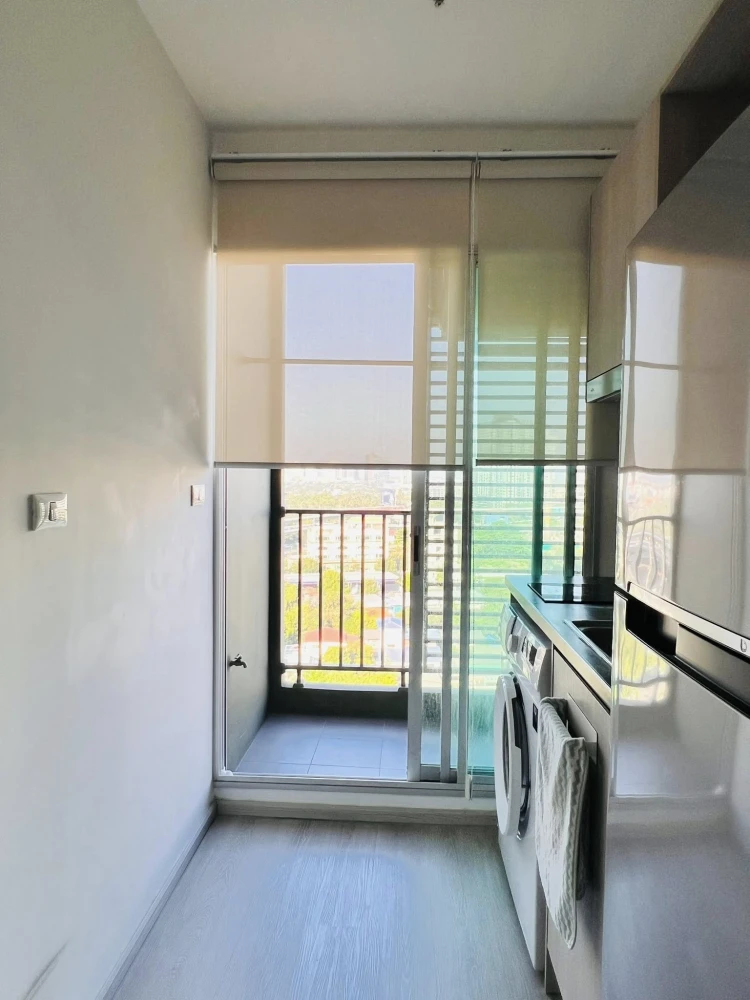 Selling a condo at Elio Sathorn-Wutthakat. If you're looking for a quiet room with nice, non-noisy neighbors, this is the perfect choice.