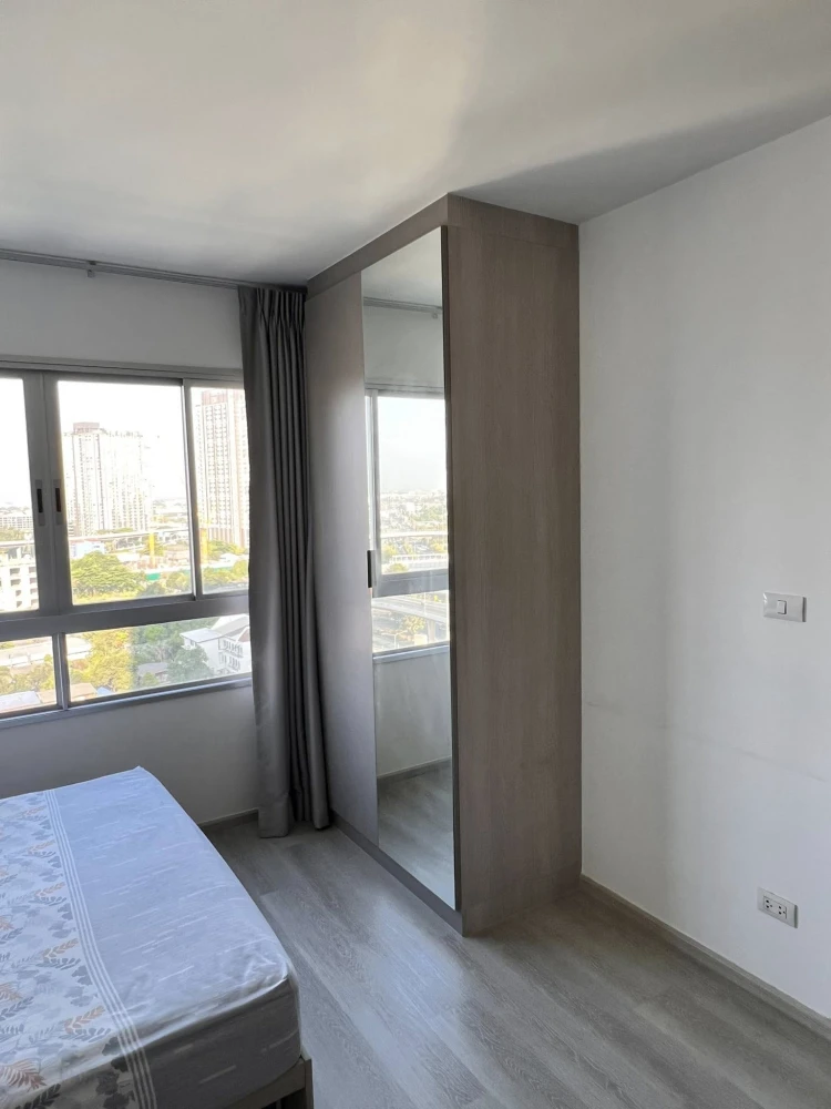 Selling a condo at Elio Sathorn-Wutthakat. If you're looking for a quiet room with nice, non-noisy neighbors, this is the perfect choice.