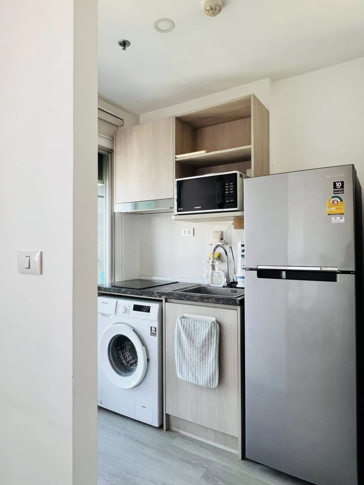 Selling a condo at Elio Sathorn-Wutthakat. If you're looking for a quiet room with nice, non-noisy neighbors, this is the perfect choice.