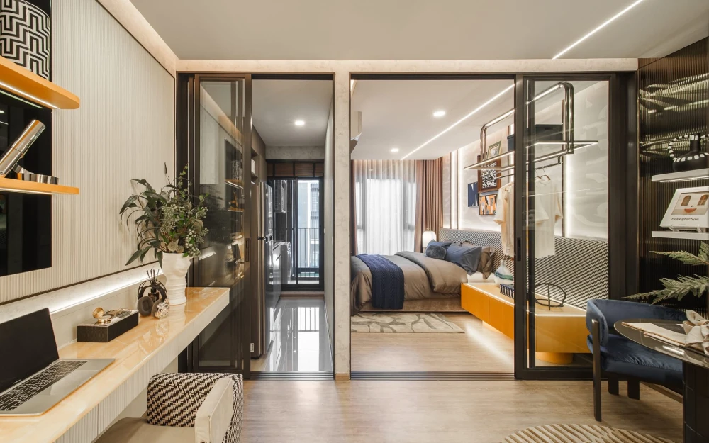 Selling down payment for Aspire Huai Khwang. High-floor unit, great location, beautiful view, and complete amenities. Book now!