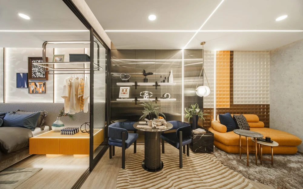 Selling down payment for Aspire Huai Khwang. High-floor unit, great location, beautiful view, and complete amenities. Book now!