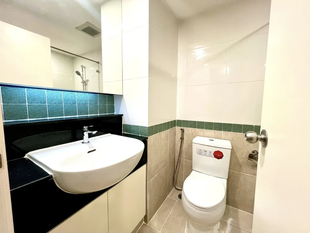For sale or rent Centric Scene Sukhumvit 64, separate rooms, divided into suitable lots, good price, hurry and reserve now.