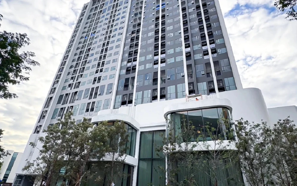 Selling down payment for COBE Kaset Sripatum 1-bedroom unit, 15th floor, beautiful city view, unblocked, fully furnished. Book now!